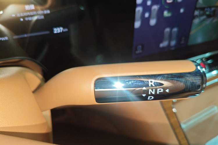 Used Hima S800 2025 Model, Range-Extended Starlight Executive Edition, 4 Seats