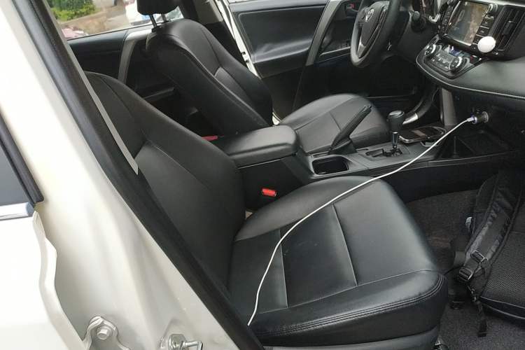 Used Toyota RAV4 2016 2.0L CVT Two-Wheel Drive Fashion Edition China V Standard