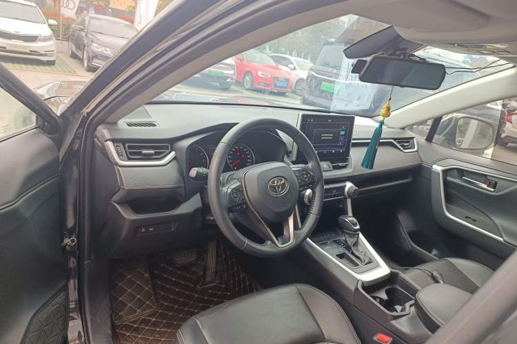 Used Toyota Wildlander 2022 2.0L CVT Two-Wheel Drive Luxury Edition
