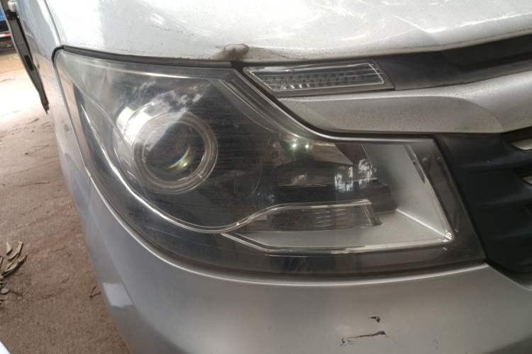 Used CHANGAN KAICHENG Ruixing M90 2017 2.0L Value Edition 6-Seater Hatchback 4G94S Right Front Headlight