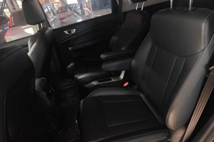 Used Wuling Jiachen 2022 1.5L Manual Comfort Edition Left Rear Seat