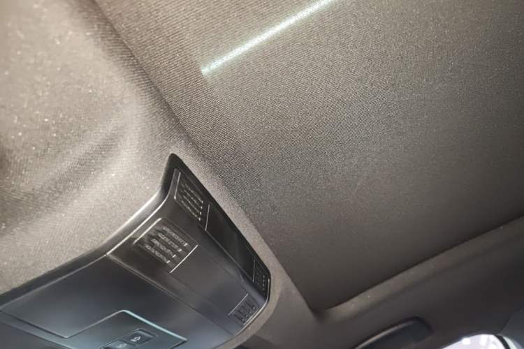 Used Volkswagen T-ROC 2023 300TSI DSG Two-Wheel-Drive Chen Guang Edition
