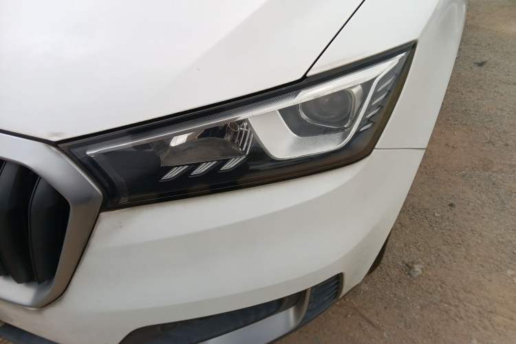 Used BORGWARD BX5 2017 20TGDI Automatic Two-Wheel Drive New Edition Left Front Headlight