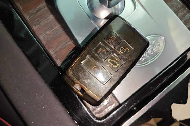 Used Land Rover Discovery Sport 2022 249 PS R-Dynamic S Performance Edition 5 Seats Interior 1