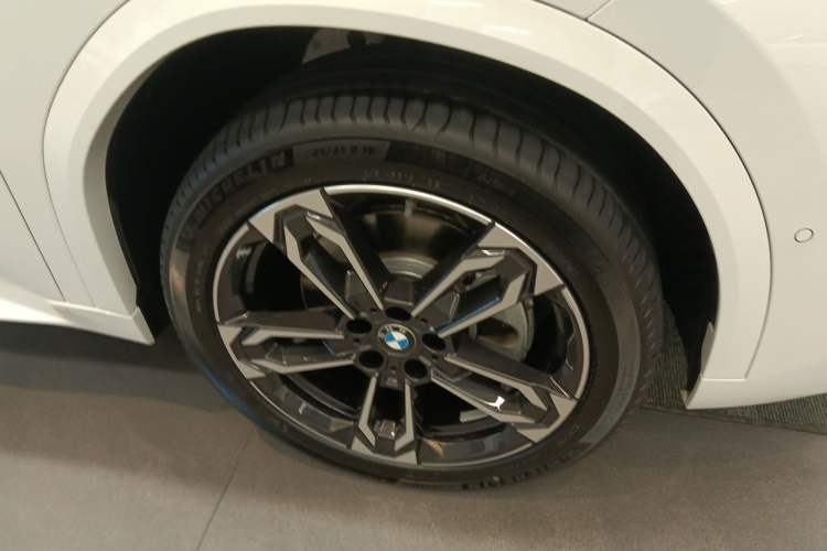 Used BMW X2 2024 sDrive25i M Sport Package Right Front Wheel Hub