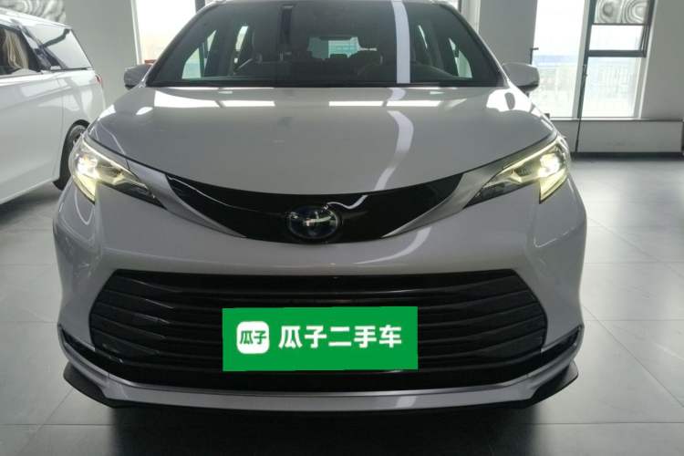 Used Toyota SIENNA 2021 2.5L Hybrid Luxury Edition