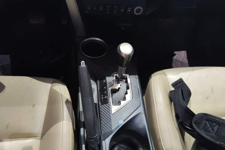 Used Toyota RAV4 2015 2.5L Automatic 4x4 Luxury Edition