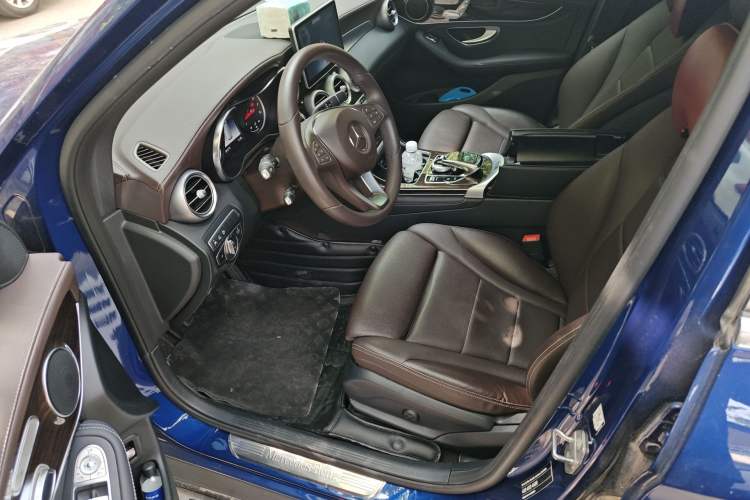 Used Mercedes-Benz GLC 2017 GLC 260 4MATIC Luxury Model