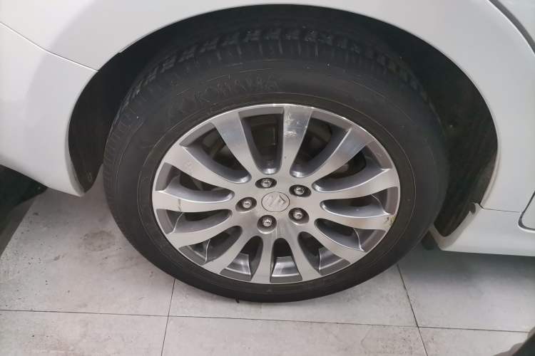 Used Suzuki Kizashi 2011 2.4L Two-Wheel Drive CVT Standard Edition