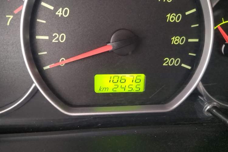 Used Wuling Hongguang 2021 1.5L S Base Version LAR Odometer Close Up