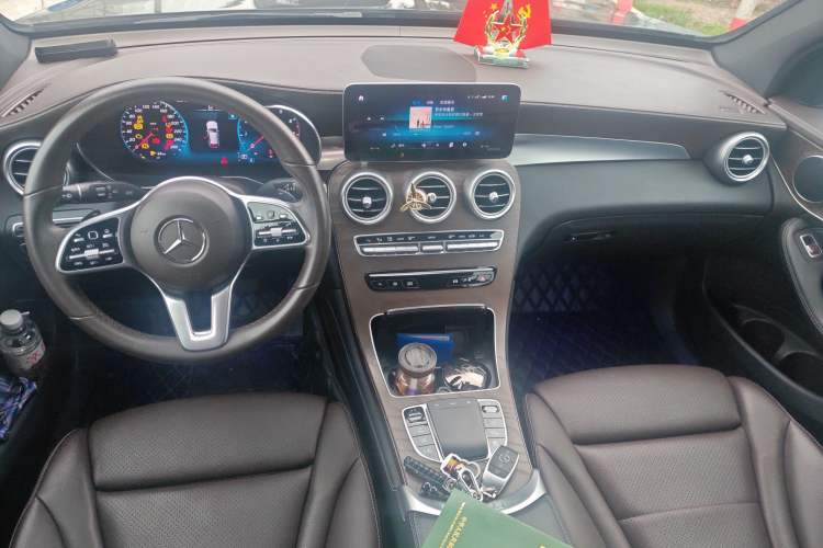 Used Mercedes-Benz GLC 2020 GLC 300 L 4MATIC Dynamic Edition Center Console