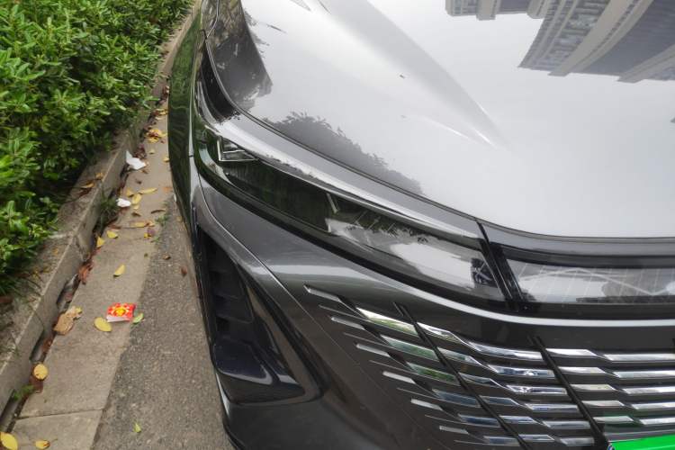 Used CHANGAN CS75 PLUS 2023 3rd Generation 1.5T Automatic Prestige Model Right Front Headlight