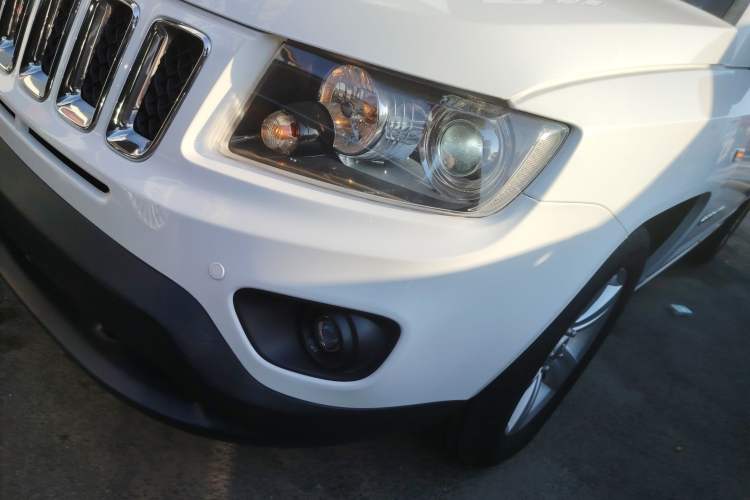 Used Jeep Compass 2015 2.0L two-wheel drive sport version