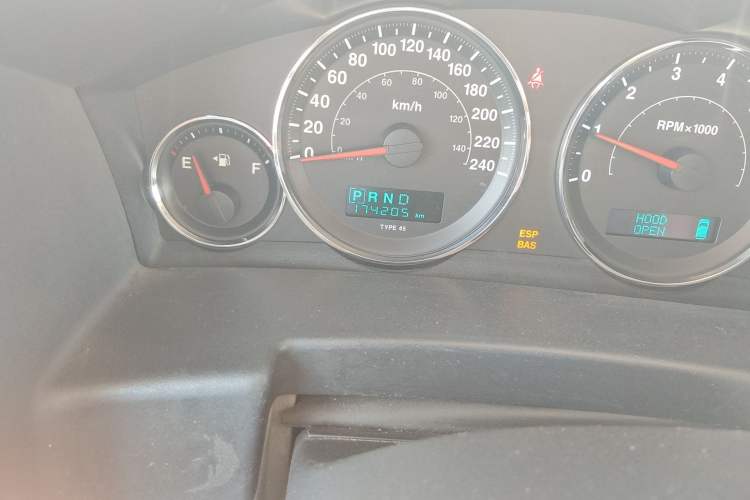 Used Jeep Commander Classic 2007 5.7