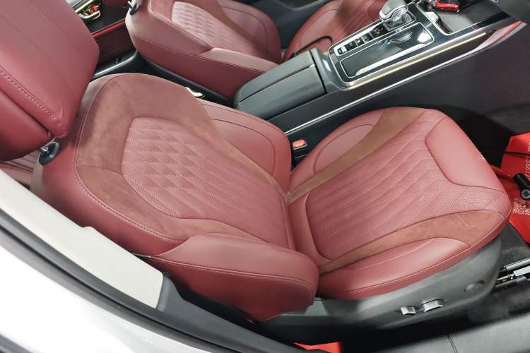 Used Hongqi HS5 2023 2.0T Four-Wheel Drive Flagship Pro Edition