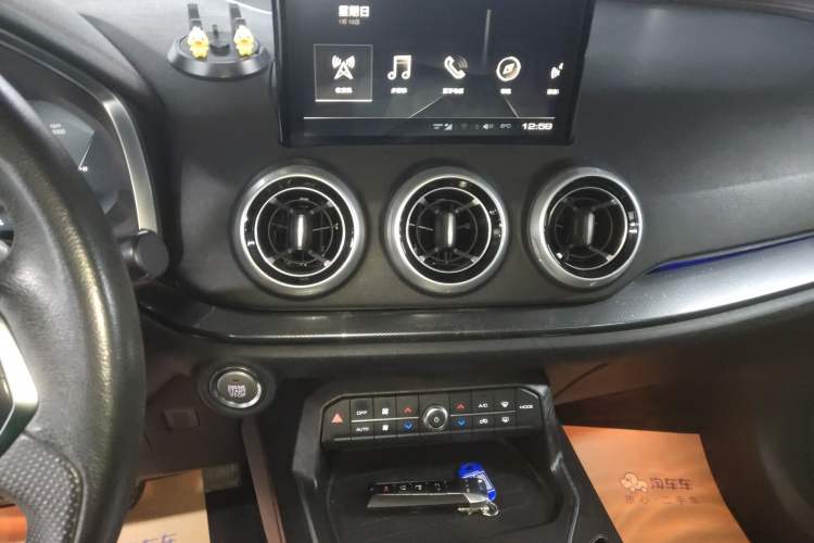 Used Wey VV5 2019 1.5T Two-Wheel Drive Smart Pioneer