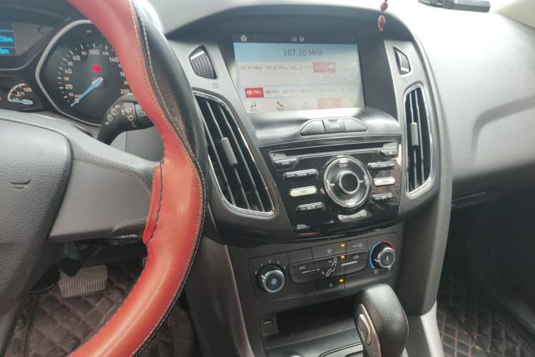 Used Ford Focus 2017 Hatchback 1.6L Automatic Comfort Plus SmartDrive Edition Audio And AC Panel