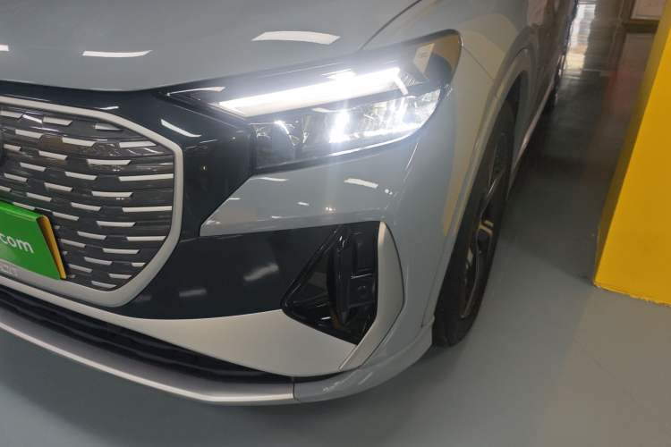 Used Audi Q4 e-tron 2022 50 e-tron quattro Visionary Edition
