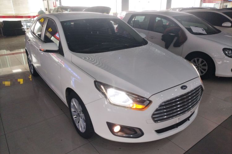 Used Ford Escort 2017 Happiness Edition 1.5L Automatic Fashion Version Front Right 45 Deg