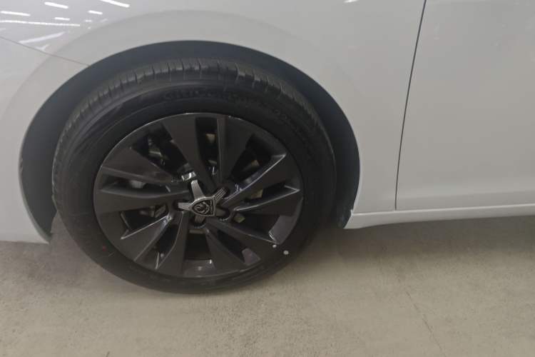 Used Peugeot 408 2024 360THP "Da Da" Edition – Romani Version Left Front Wheel Hub