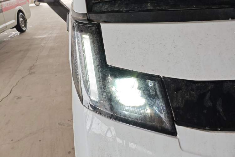 Used Farizon Xingxiang V 2025 Star Enjoy V7E Functional Edition Smart Edition Xuanwu 51.4 kWh Right Front Headlight