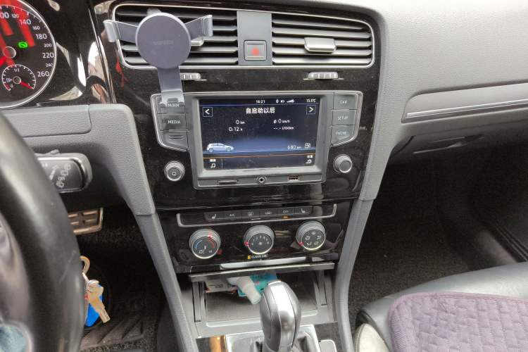 Used Volkswagen Golf 2017 280TSI Automatic R-Line Million-Vehicle Commemorative Edition