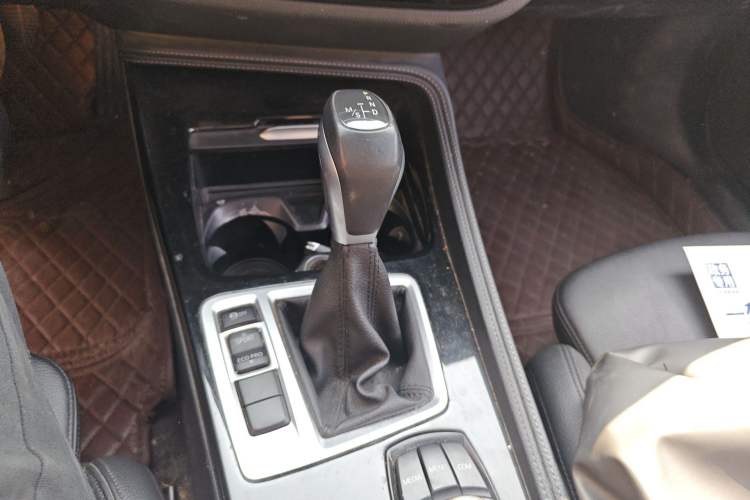 Used BMW 1 Series 2018 118i Sport Edition Gear Lever