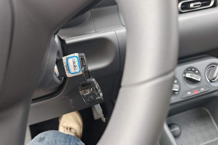 Used Wuling Hongguang New Energy 2025 Extended-Range Hybrid 50 km Utility Version