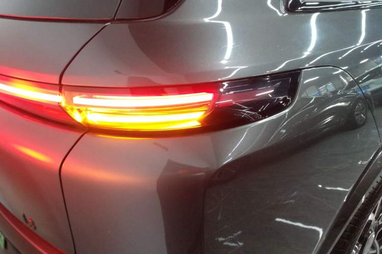 Used Li Auto L8 2023 Pro Model
