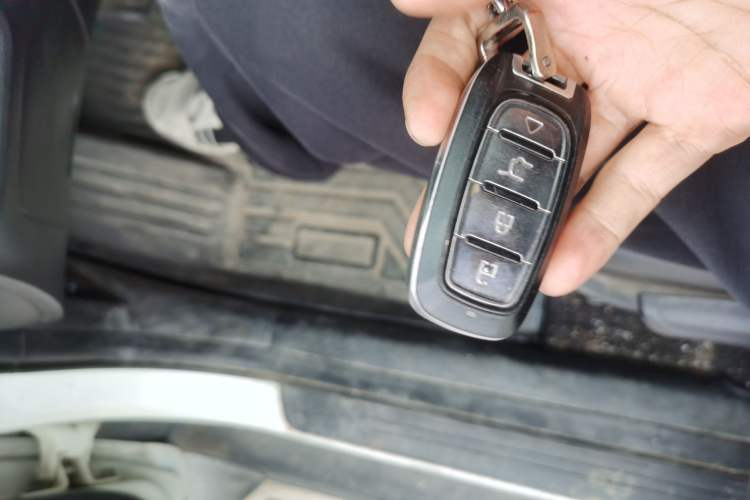 Used Hyundai ix25 2015 1.6L Automatic Two-Wheel Drive Smart GLS Trim Vehicle Key