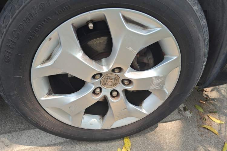 Used Honda Crosstour 2012 2.4L Luxury Edition Right Front Wheel Hub