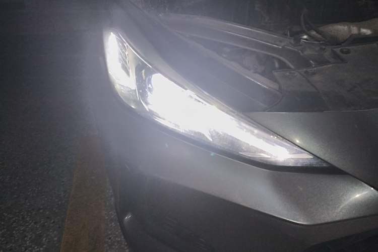 Used MG 5 2021 180 DVVT CVT Youth Luxury Edition Right Front Headlight