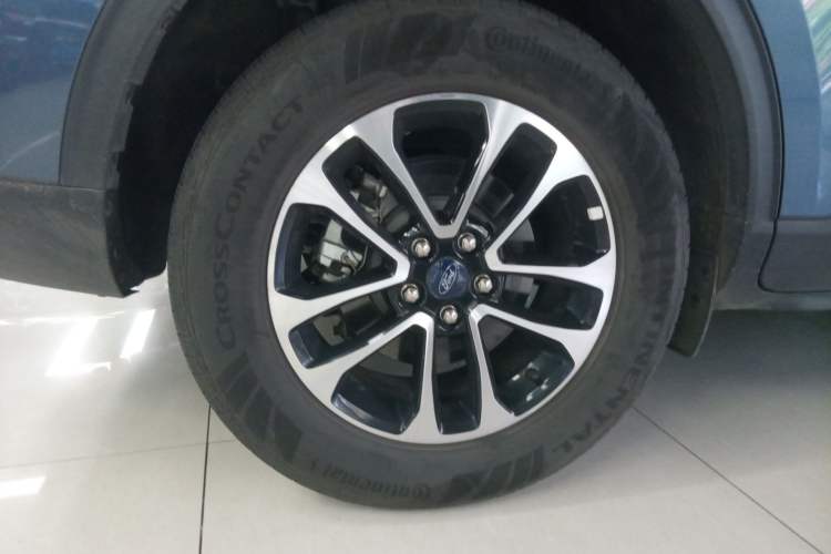 Used Ford Escape 2020 EcoBoost 245 Two-Wheel-Drive Comfort Edition Right Rear Wheel Hub