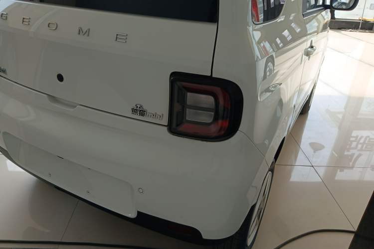 Used Geely Galaxy Panda 2025 210 km – Yuanqi Bear Right Rear Taillight