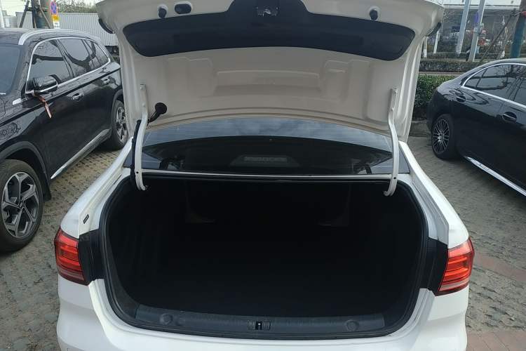 Used Volkswagen Lavida 2019 Lavida Start 1.5L Automatic Trendy Version China VI Standard