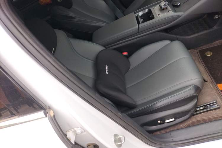 Used BYD Qin L 2024 DM-i 120KM Beyond Model Right Front Seat