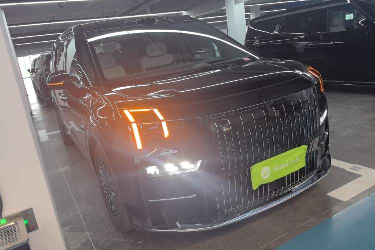 Used Zeekr 009 2024 7-Seater Walk-Through Version Four-Wheel Drive 108 kWh
