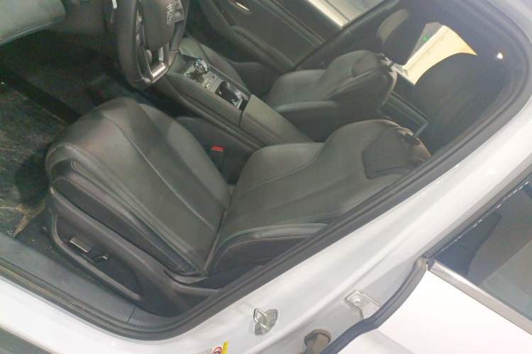 Used BYD Qin L 2025 DM-i Smart Drive 120KM Leading Model Left Front Seat