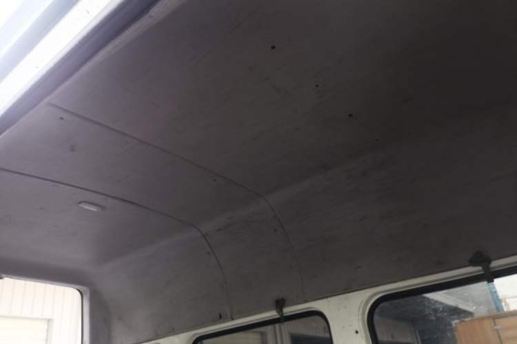 Used Dongfeng Yufeng 2020 2.3T Economy Logistics Vehicle Long Wheelbase High Roof 5-9 Seater WP2.3