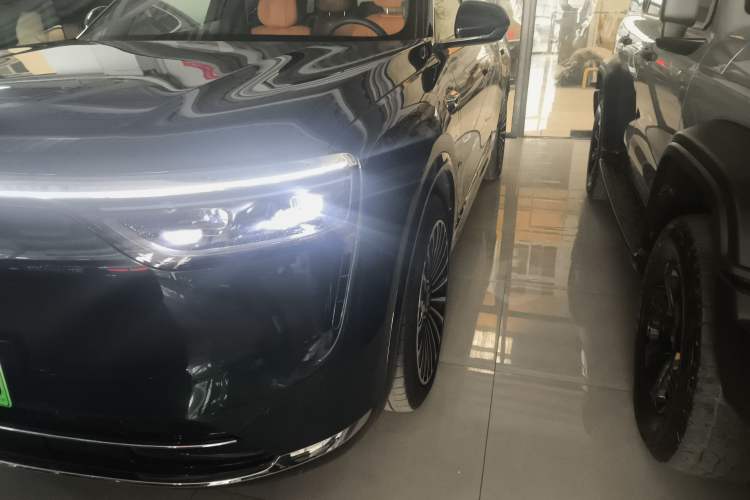 Used Hima AITO M8 2025 Extended-Range Ultra Version 53.4 kWh 6-Seater Edition