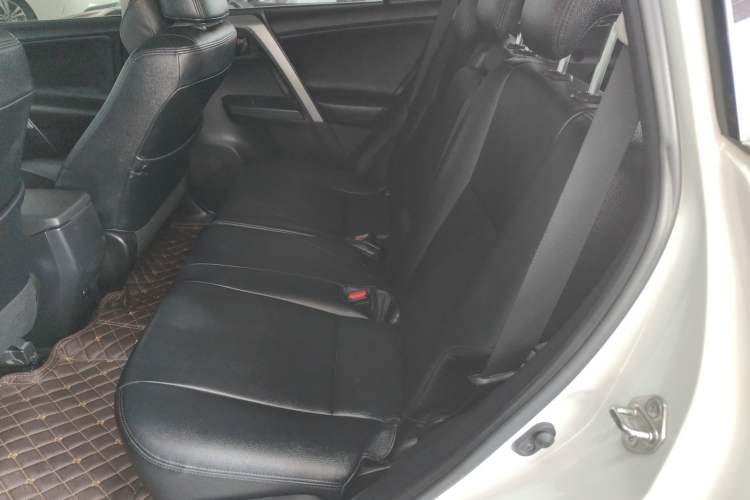 Used Toyota RAV4 2018 2.0L CVT Two-Wheel Drive Fashion X Edition