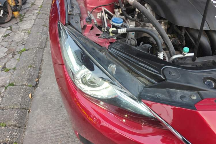 Used Mazda 3 Axela 2016 Sedan 1.5L Automatic Luxury Model