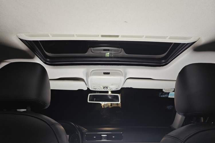 Used Volkswagen Passat 2013 1.8TSI DSG Ultimate Edition Headliner