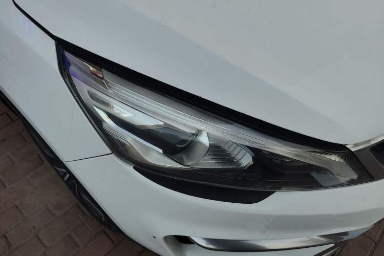 Used Geely Auto Emgrand GS 2017 Sport Edition 1.3T Automatic Smart Connectivity Model Right Front Headlight