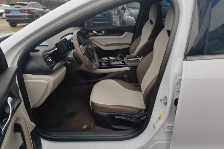 Used BYD Qin PLUS 2024 HONOR Edition DM-i 55KM Leading Model
