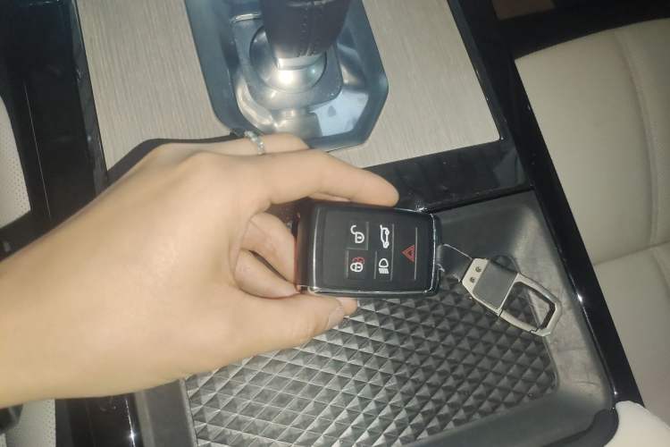 Used Land Rover Range Rover Evoque 2022 Facelifted Aurora L 249 PS R-Dynamic Luxury Edition