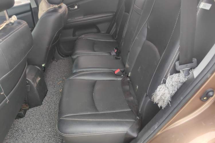 Used BYD S6 2013 Platinum Edition 2.4L Automatic Luxury Model Left Rear Seat