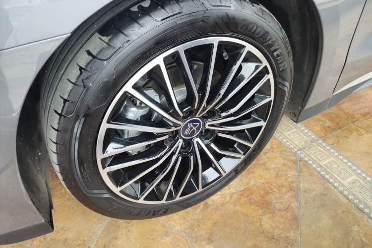 Used BYD Han 2023 DM-i Champion Edition 121KM Prestige Model