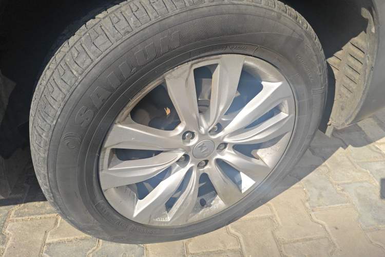 Used Kia Sorento 2012 2.4L Gasoline Supreme Edition
