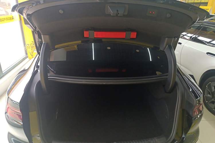 Used BYD Han 2025 DM-i 125KM Prestige Model
